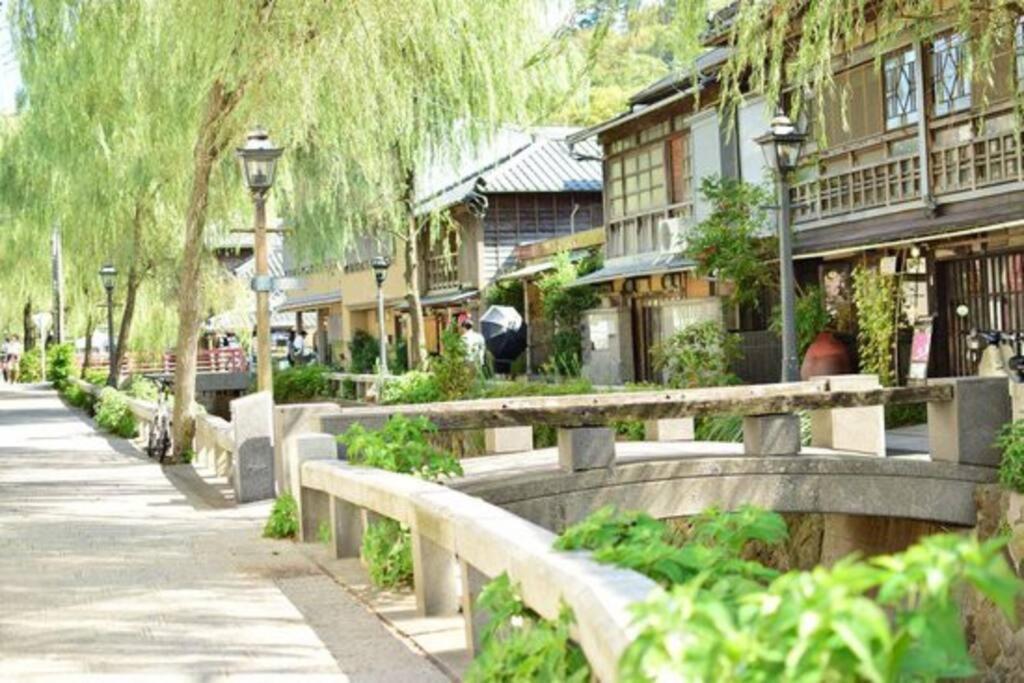 三丁庵 貸別荘 海まで徒歩10分 観光地ペリーロードまで徒歩2分の最高なロケーション 下田を遊び尽くせる貸別荘 無料駐車場もあります2Min Walk To The Perry Road 10Min Walk To The Beach Old Japanese Modern Style House ภายนอก รูปภาพ
